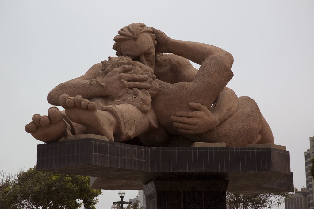 Lima Love statue